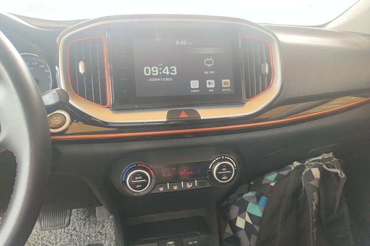 Used Kia kx1 Stonic 2019 1.4L Automatic Sport Edition China VI Audio And AC Panel