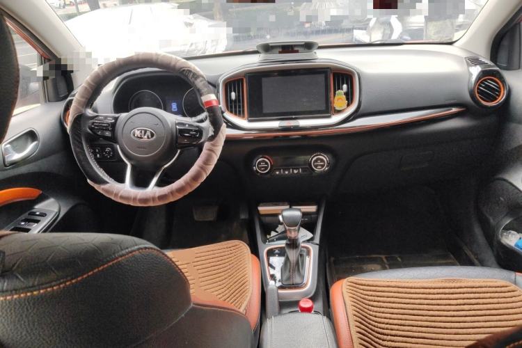 Used Kia kx1 Stonic 2019 1.4L Automatic Fun Edition China V Standard Center Console