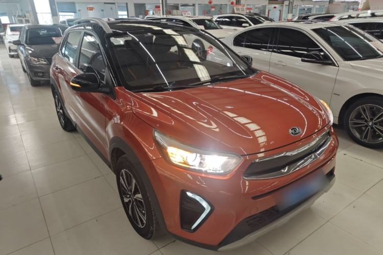 Used Kia kx1 Stonic 2019 1.4L Automatic Sport Edition China VI Front Right 45 Deg
