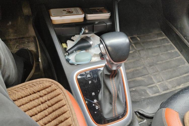 Used Kia kx1 Stonic 2019 1.4L Automatic Fun Edition China V Standard Gear Lever