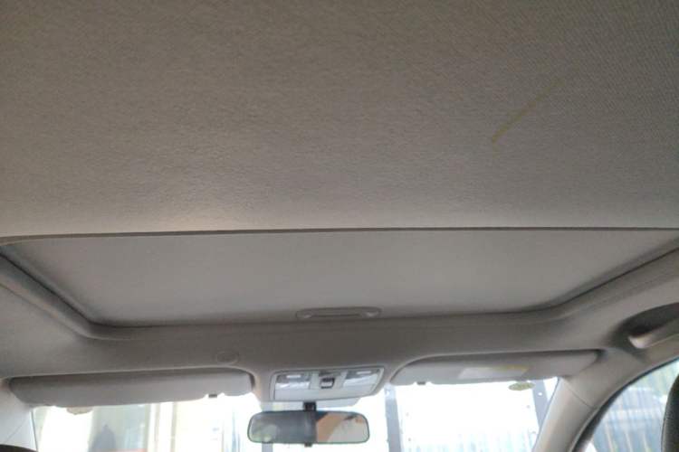Used Kia kx1 Stonic 2019 1.4L Automatic Fun Edition China VI Headliner
