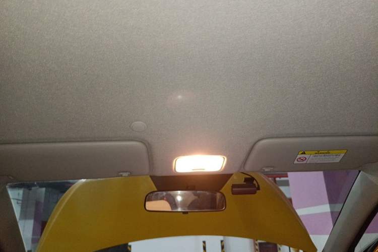 Used Kia kx1 Stonic 2019 1.4L Automatic Fun Edition China VI Headliner