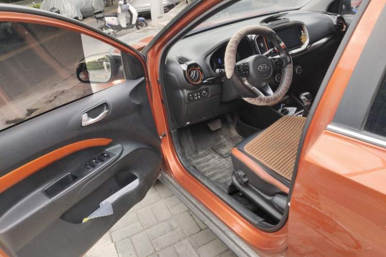 Used Kia kx1 Stonic 2019 1.4L Automatic Fun Edition China V Standard Interior 3