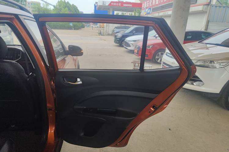 Used Kia kx1 Stonic 2019 1.4L Automatic Sport Edition China VI Interior 6