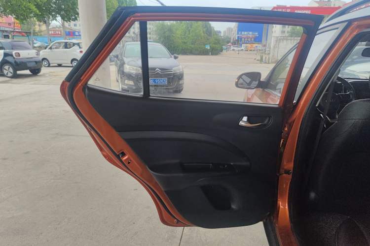 Used Kia kx1 Stonic 2019 1.4L Automatic Sport Edition China VI Interior 8