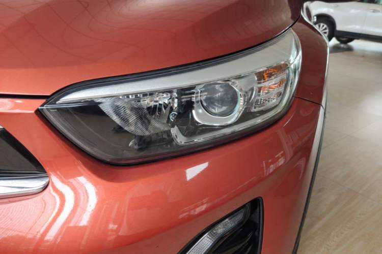 Used Kia kx1 Stonic 2019 1.4L Automatic Fun Edition China VI Left Front Headlight