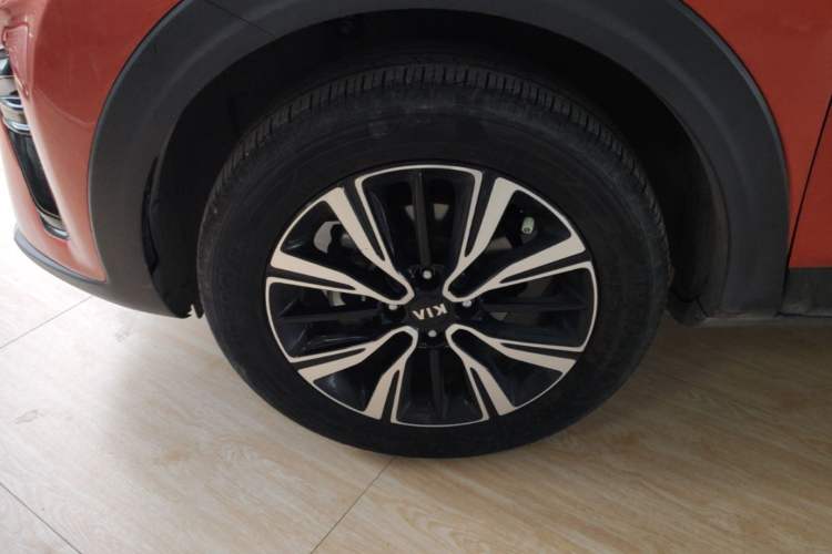 Used Kia kx1 Stonic 2019 1.4L Automatic Fun Edition China VI Left Front Wheel Hub