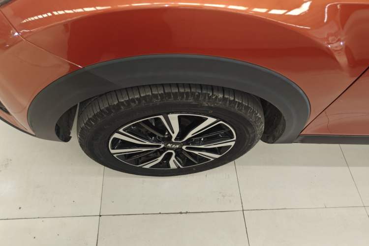 Used Kia kx1 Stonic 2019 1.4L Automatic Sport Edition China VI Left Front Wheel Hub
