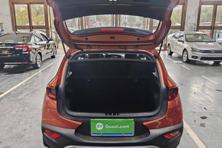 Used Kia kx1 Stonic 2019 1.4L Automatic Fun Edition China VI Trunk