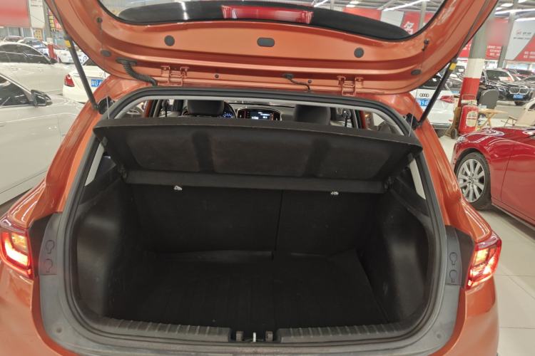 Used Kia kx1 Stonic 2019 1.4L Automatic Sport Edition China VI Trunk