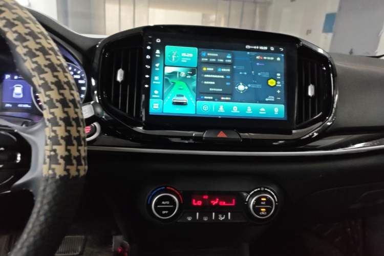 Used Kia kx1 Stonic 2019 1.4L Automatic Fun Edition China VI Audio And AC Panel