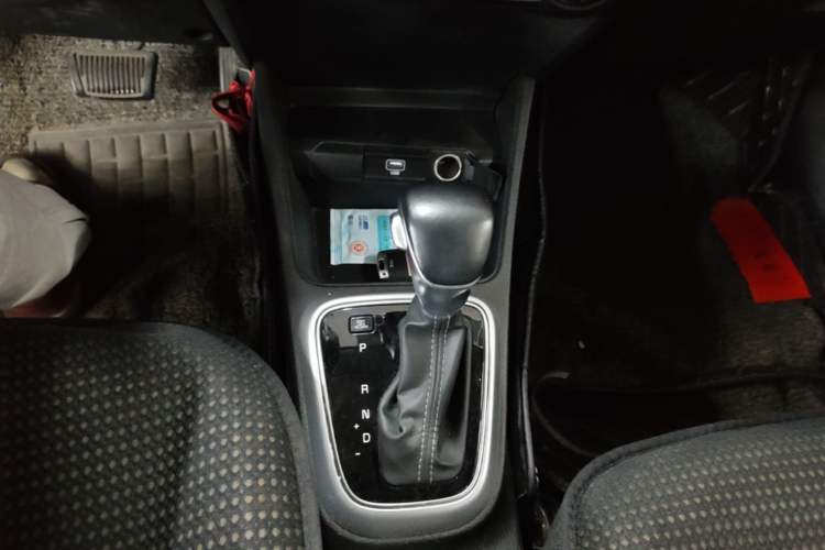 Used Kia kx1 Stonic 2019 1.4L Automatic Fun Edition China VI Gear Lever