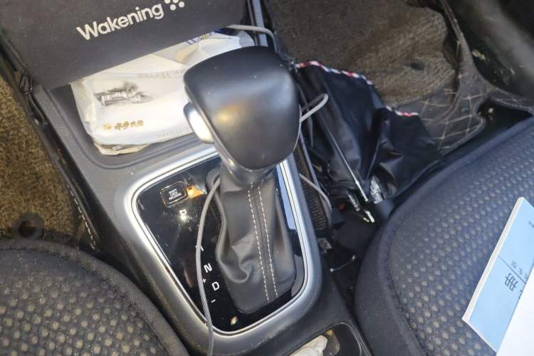 Used Kia kx1 Stonic 2019 1.4L Automatic Fun Edition China VI Gear Lever