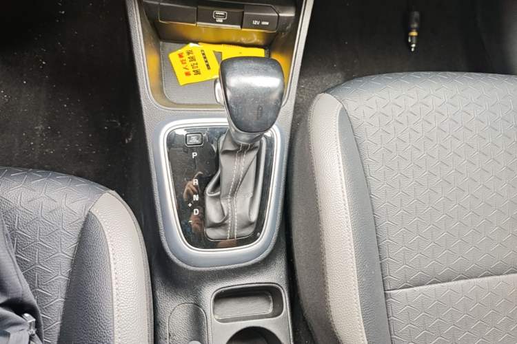 Used Kia kx1 Stonic 2019 1.4L Automatic Fun Edition China V Standard Gear Lever