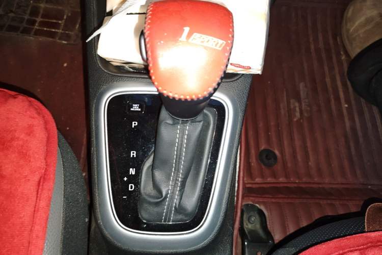 Used Kia kx1 Stonic 2019 1.4L Automatic Fun Edition China V Standard Gear Lever