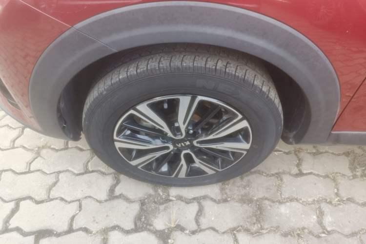 Used Kia kx1 Stonic 2019 1.4L Automatic Fun Edition China VI Left Front Wheel Hub