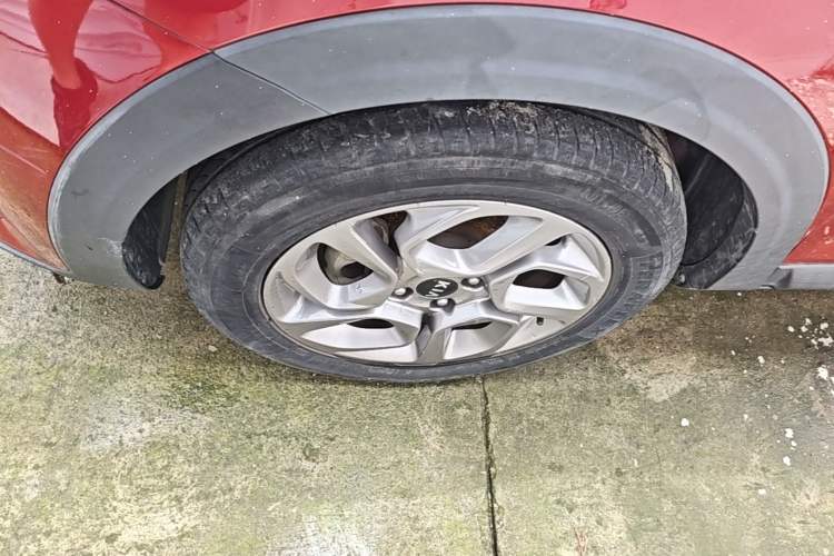 Used Kia kx1 Stonic 2019 1.4L Automatic Fun Edition China V Standard Left Front Wheel Hub