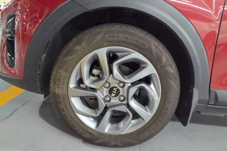 Used Kia kx1 Stonic 2019 1.4L Automatic Sport Edition China VI Left Front Wheel Hub