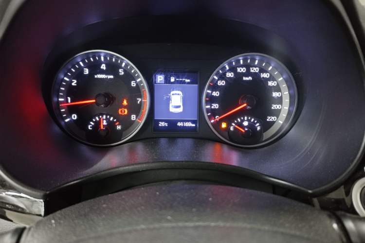 Used Kia kx1 Stonic 2019 1.4L Automatic Fun Edition China VI Odometer Close Up