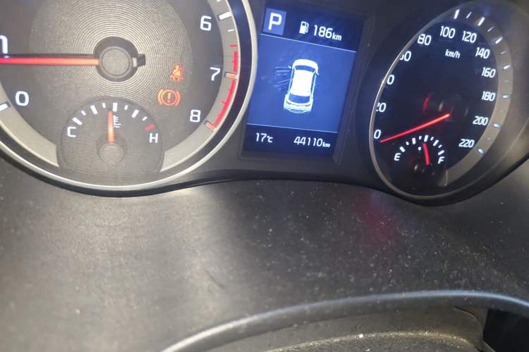 Used Kia kx1 Stonic 2019 1.4L Automatic Fun Edition China VI Odometer Close Up