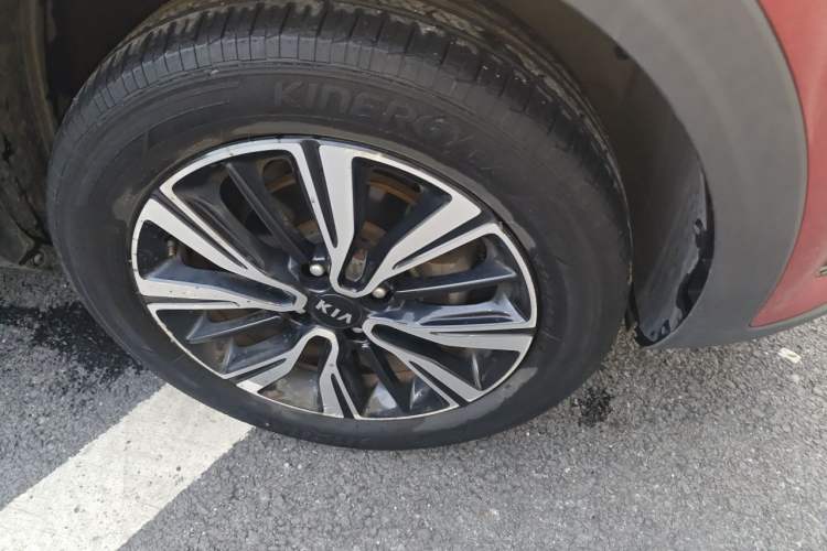 Used Kia kx1 Stonic 2019 1.4L Automatic Fun Edition China VI Right Front Wheel Hub