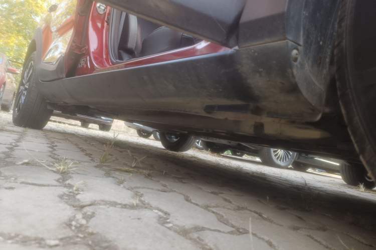 Used Kia kx1 Stonic 2019 1.4L Automatic Fun Edition China VI Right Side Sill