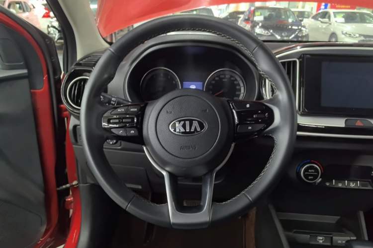 Used Kia kx1 Stonic 2019 1.4L Automatic Sport Edition China VI Steering Wheel