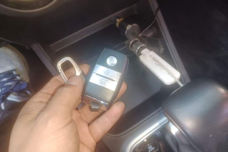 Used Kia kx1 Stonic 2019 1.4L Automatic Fun Edition China VI Vehicle Key