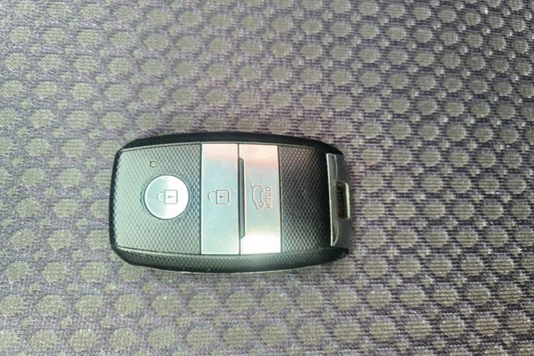 Used Kia kx1 Stonic 2019 1.4L Automatic Fun Edition China V Standard Vehicle Key