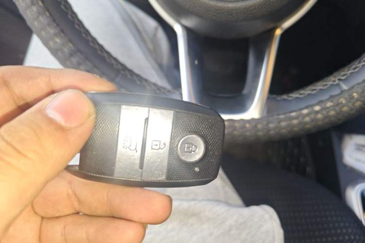 Used Kia kx1 Stonic 2019 1.4L Automatic Fun Edition China VI Vehicle Key