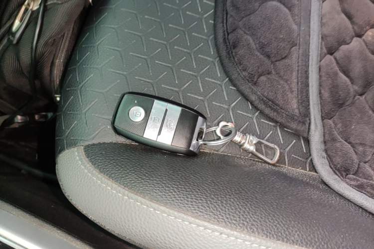 Used Kia kx1 Stonic 2019 1.4L Automatic Fun Edition China V Standard Vehicle Key