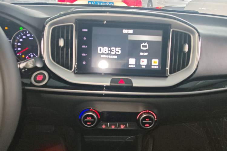 Used Kia kx1 Stonic 2019 1.4L Automatic Sport Edition China VI Audio And AC Panel