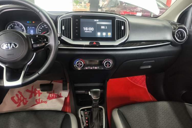 Used Kia kx1 Stonic 2019 1.4L Automatic Sport Edition China VI Audio And AC Panel