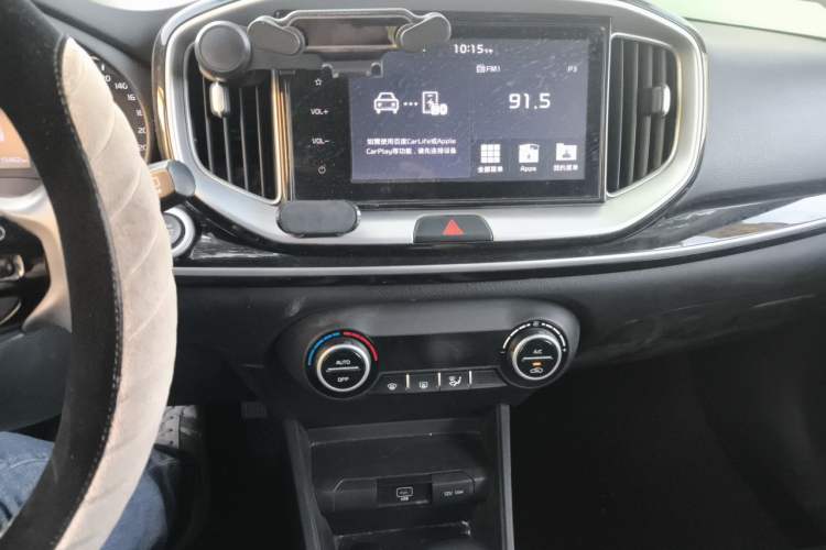 Used Kia kx1 Stonic 2019 1.4L Automatic Fun Edition China V Standard Audio And AC Panel