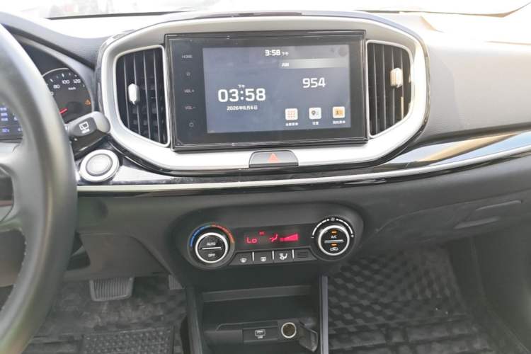 Used Kia kx1 Stonic 2019 1.4L Automatic Sport Edition China VI Audio And AC Panel