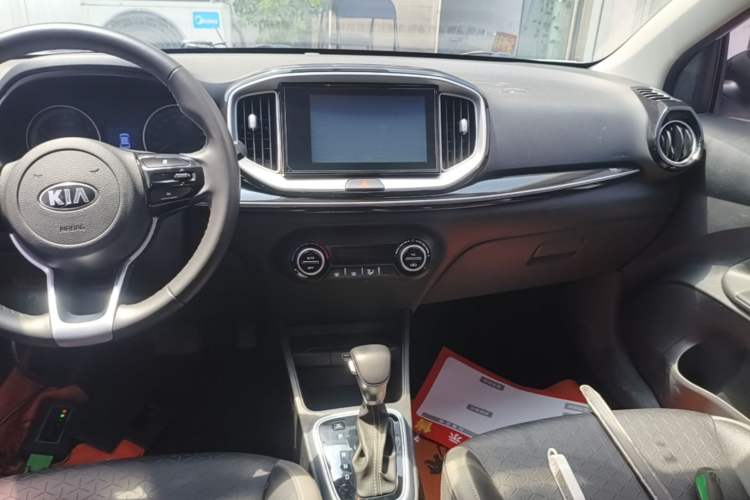 Used Kia kx1 Stonic 2019 1.4L Automatic Sport Edition China VI Audio And AC Panel