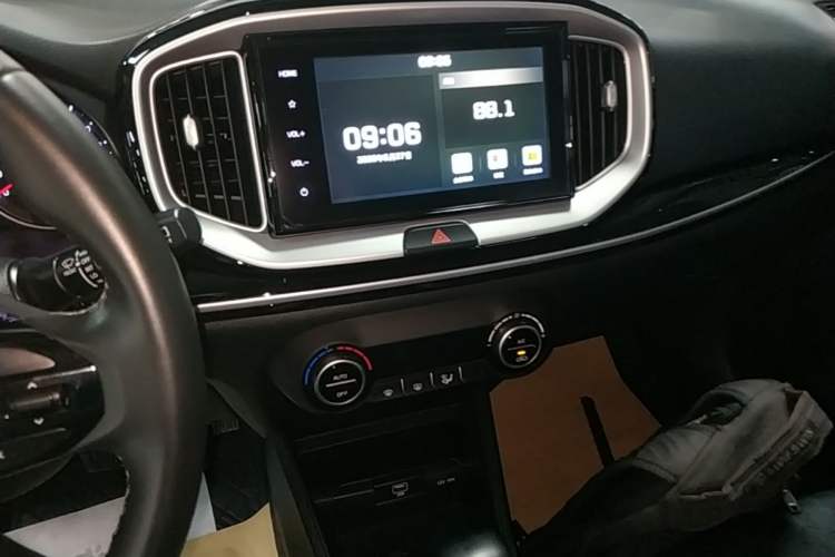 Used Kia kx1 Stonic 2019 1.4L Automatic Sport Edition China VI Audio And AC Panel
