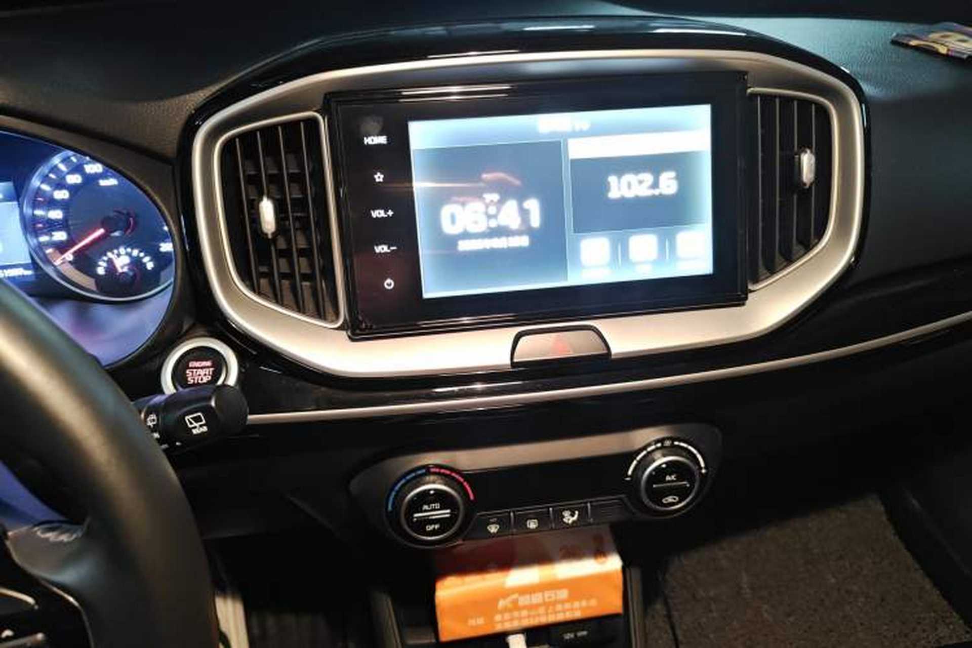 Used Kia kx1 Stonic 2019 1.4L Automatic Fun Edition China V Standard Audio And AC Panel