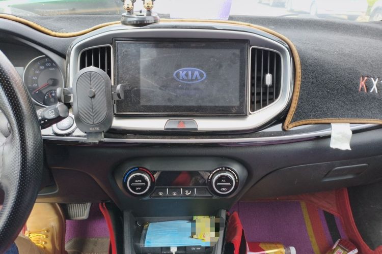 Used Kia kx1 Stonic 2019 1.4L Automatic Fun Edition China V Standard Audio And AC Panel