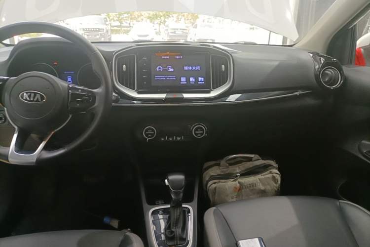 Used Kia kx1 Stonic 2019 1.4L Automatic Fun Edition China VI Audio And AC Panel