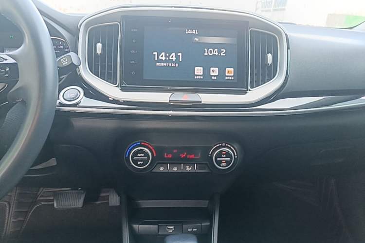 Used Kia kx1 Stonic 2019 1.4L Automatic Sport Edition China VI Audio And AC Panel