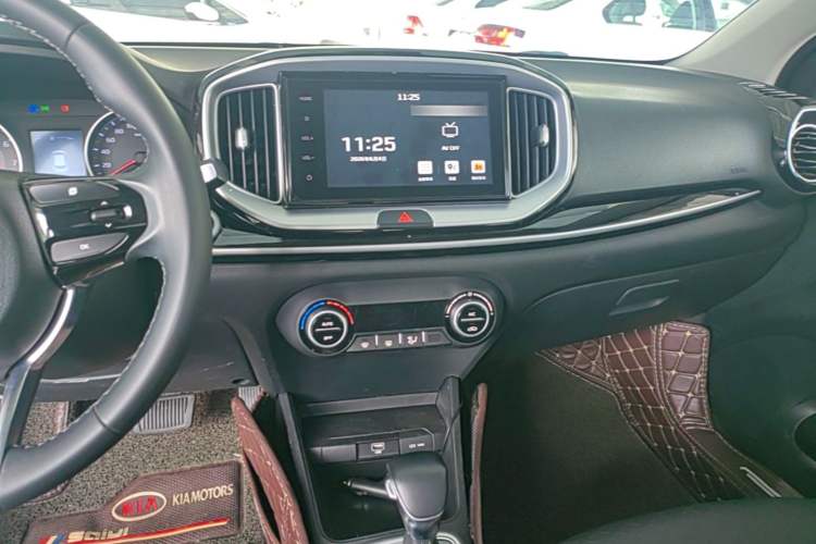 Used Kia kx1 Stonic 2019 1.4L Automatic Sport Edition China VI Audio And AC Panel
