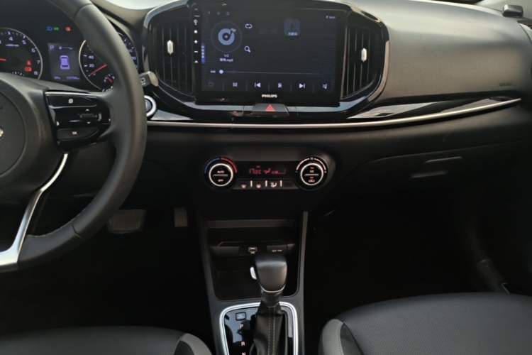 Used Kia kx1 Stonic 2019 1.4L Automatic Fun Edition China VI Audio And AC Panel