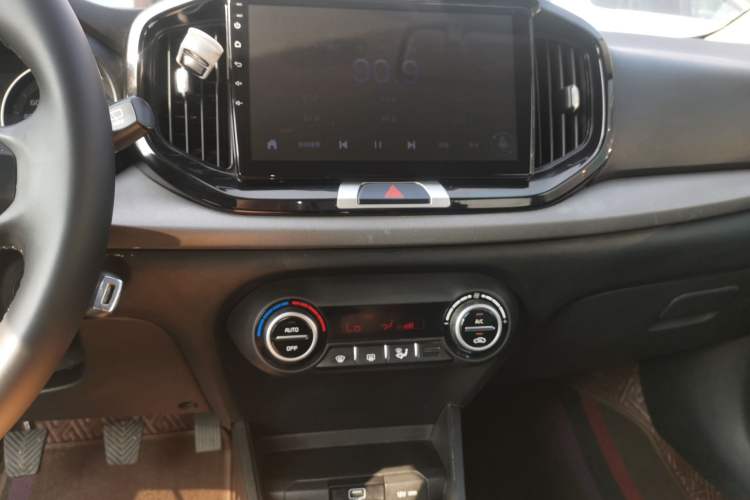 Used Kia kx1 Stonic 2019 1.4L Manual Fun Edition China VI Standard Audio And AC Panel