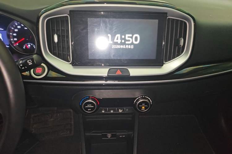Used Kia kx1 Stonic 2019 1.4L Automatic Sport Edition China VI Audio And AC Panel