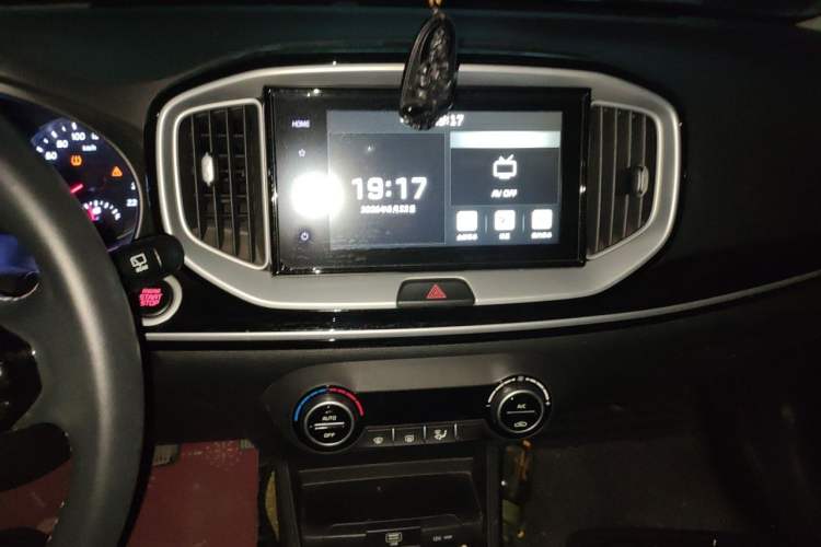 Used Kia kx1 Stonic 2019 1.4L Automatic Fun Edition China VI Audio And AC Panel