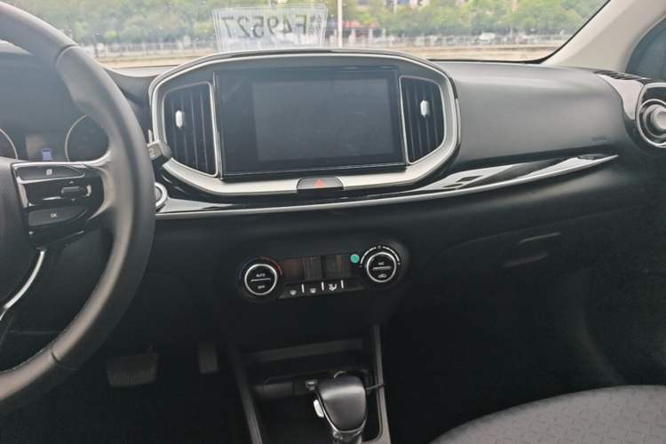 Used Kia kx1 Stonic 2019 1.4L Automatic Fun Edition China V Standard Audio And AC Panel