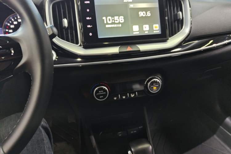 Used Kia kx1 Stonic 2019 1.4L Automatic Sport Edition China VI Audio And AC Panel