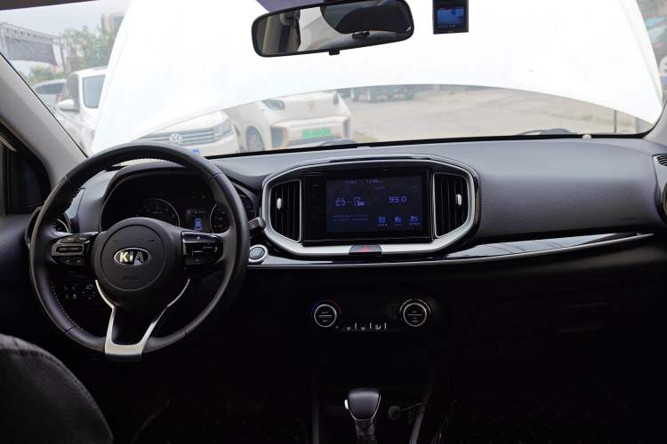 Used Kia kx1 Stonic 2019 1.4L Automatic Fun Edition China V Standard Center Console