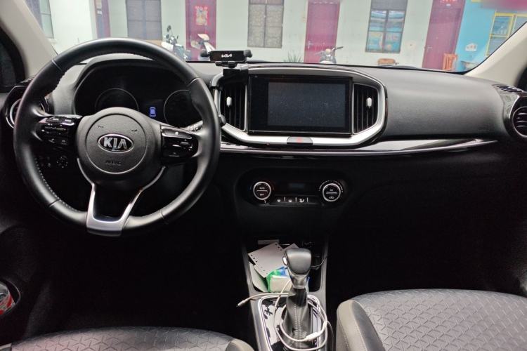 Used Kia kx1 Stonic 2019 1.4L Automatic Fun Edition China V Standard Center Console
